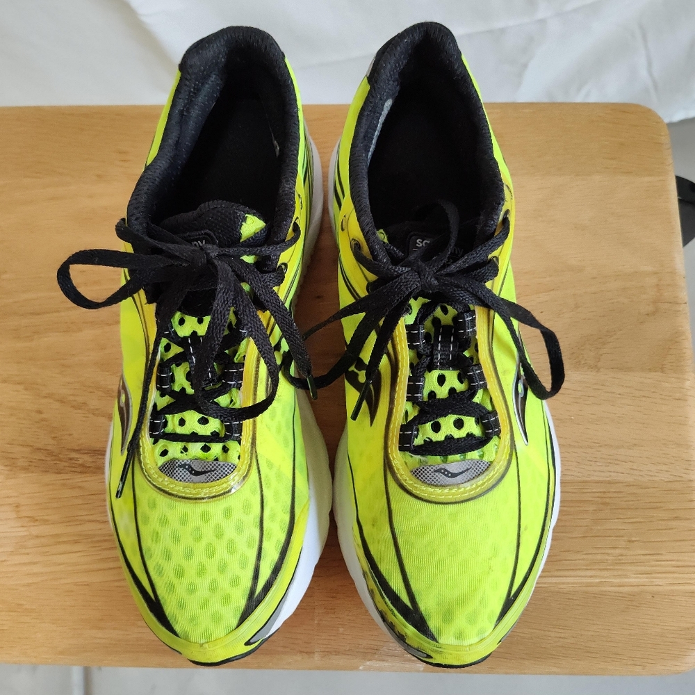 Saucony Kinvara sneakers, size 8 US, 41  EUR, lime green with black accents.